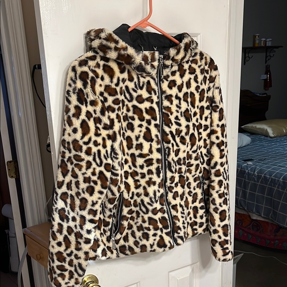 Chic Leopard Print Faux Fur Coat
